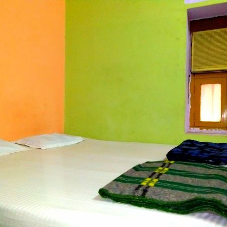 ורנאסי Yogi Lodge מראה חיצוני תמונה