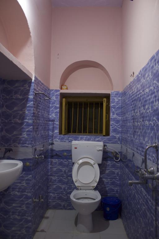 ורנאסי Yogi Lodge מראה חיצוני תמונה