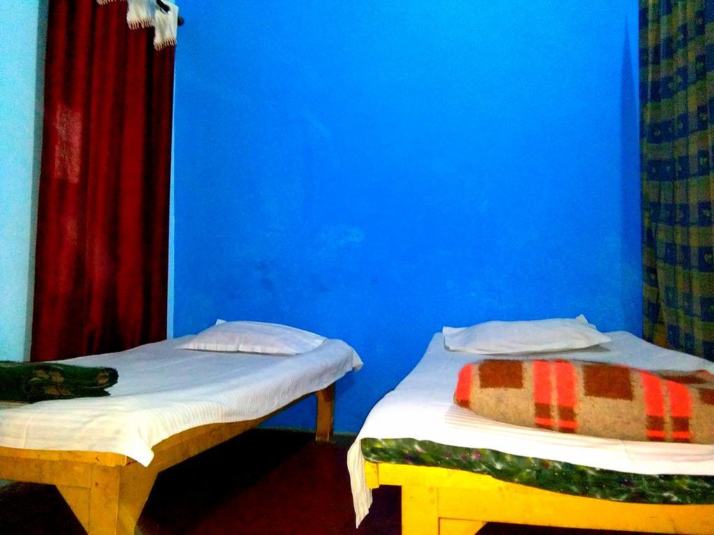 ורנאסי Yogi Lodge מראה חיצוני תמונה